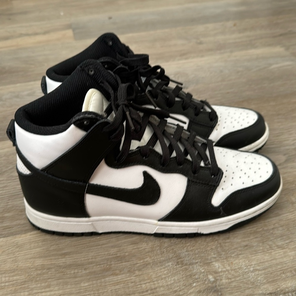 Nike dunk high panda